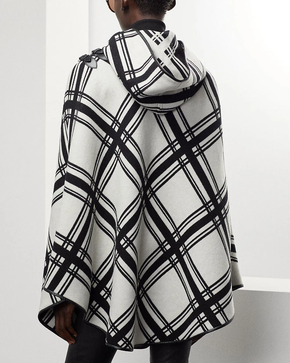 Black and Cream Marsilla Cape