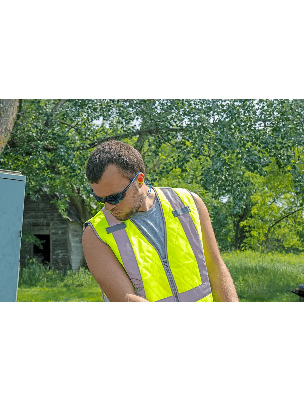 Bullhead Safety® Premium High-Visibility Evaporative Cooling Vest - GLO-CV1