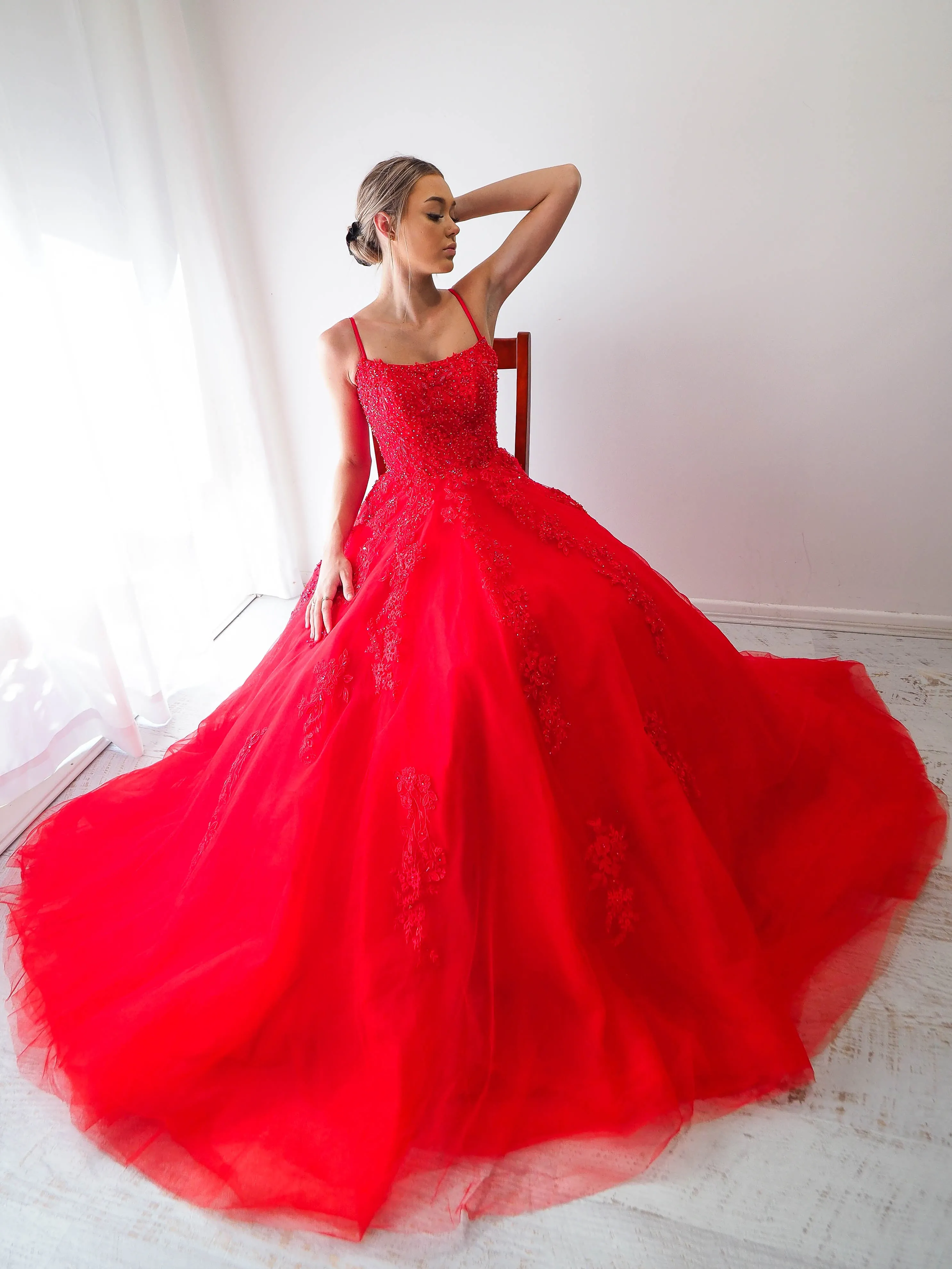 Red tulle princess dress