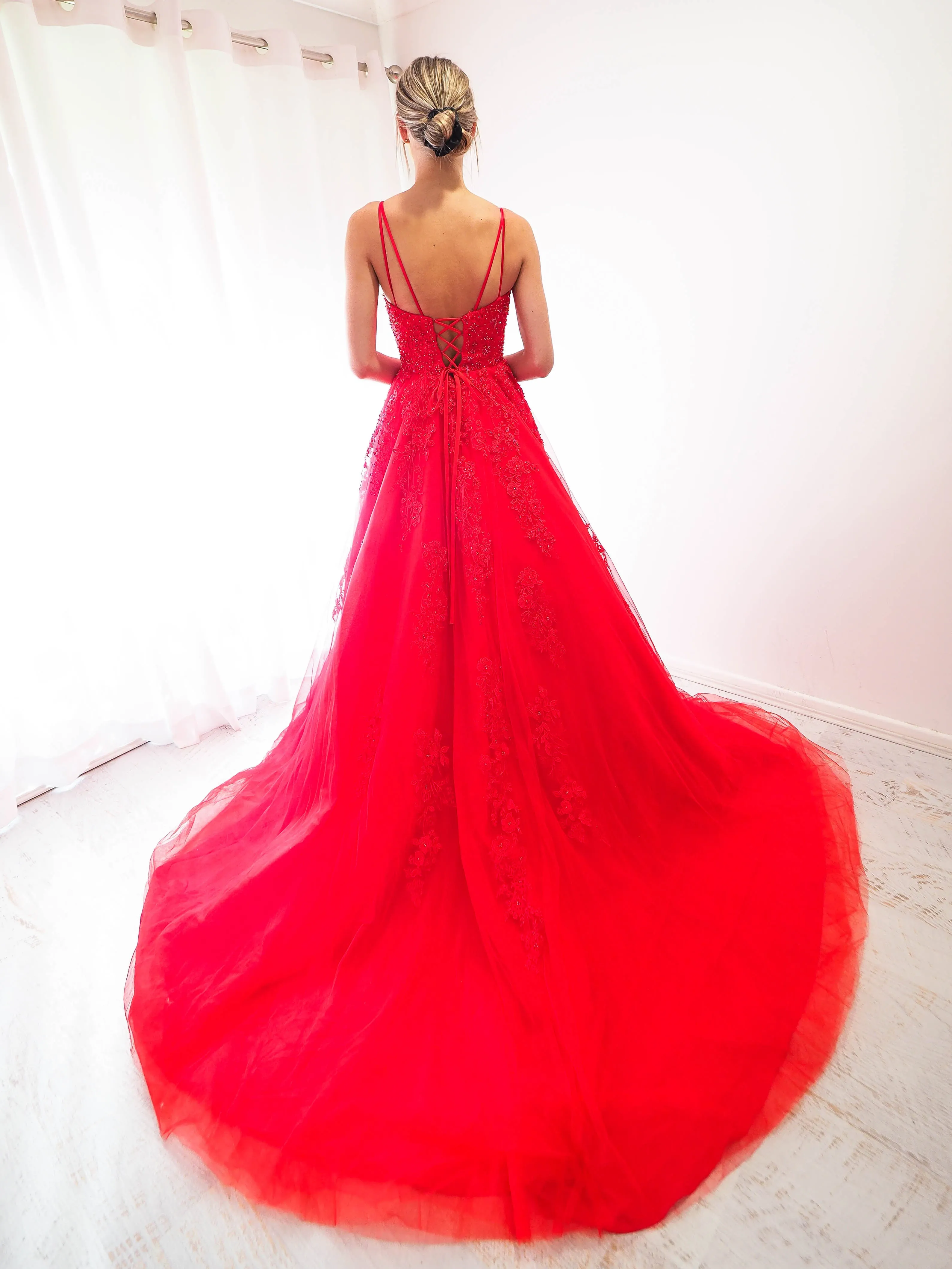 Red tulle princess dress