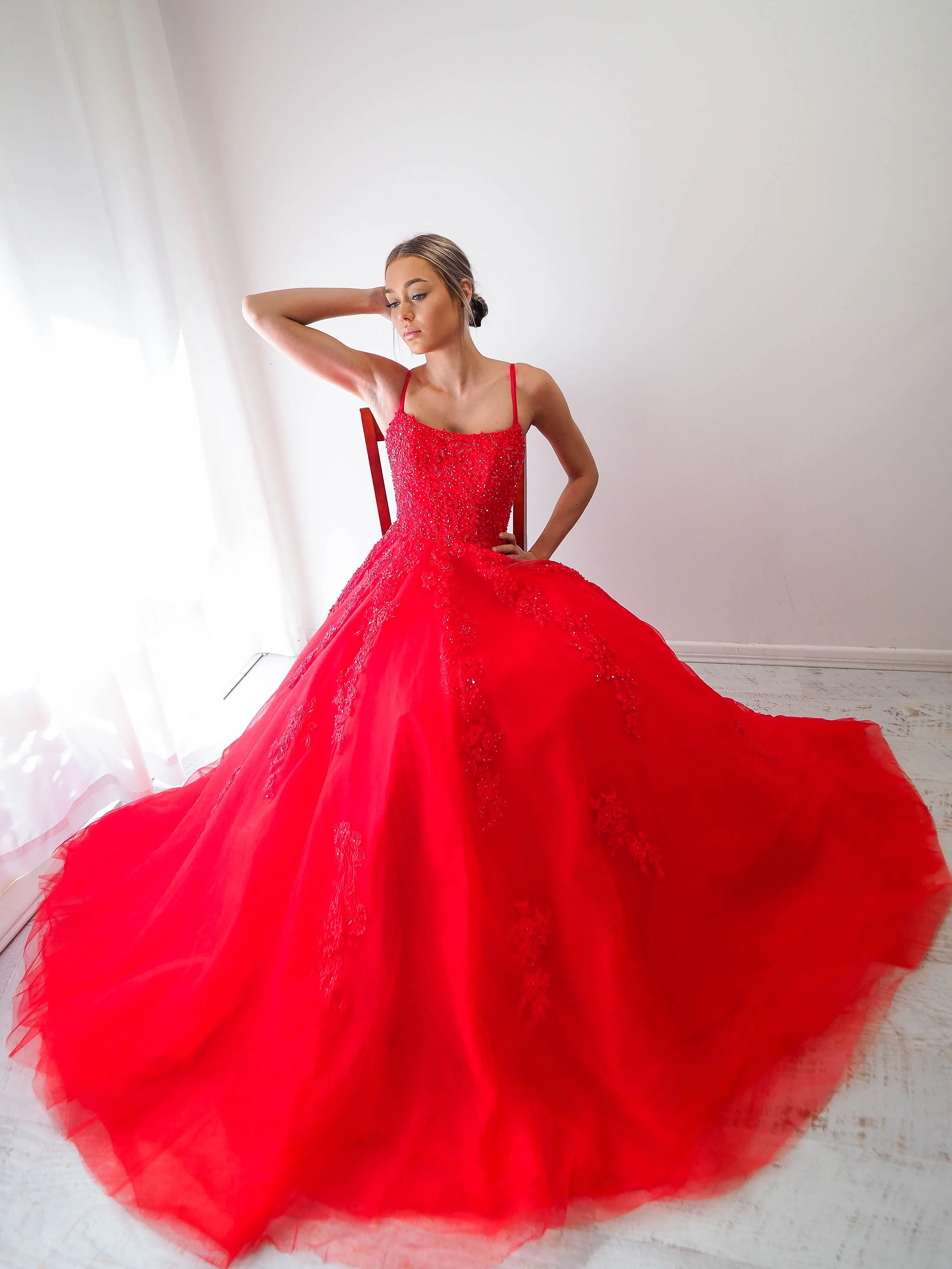 Red tulle princess dress